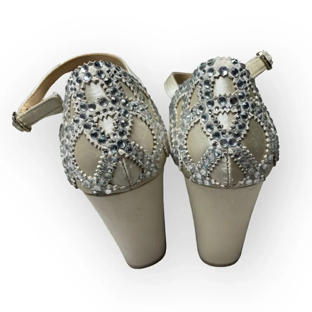 $225 Badgley Mischka Womens Ivory Crystal Embellished Block Heel Shoe Size US 5